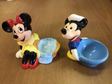 + Mickey Minnie Mouse stenen ei-houders 8 cm hoog